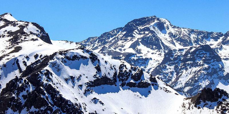 赛博朋克风格活动跟拍：如何定格运动赛事的高速瞬间与激情氛围